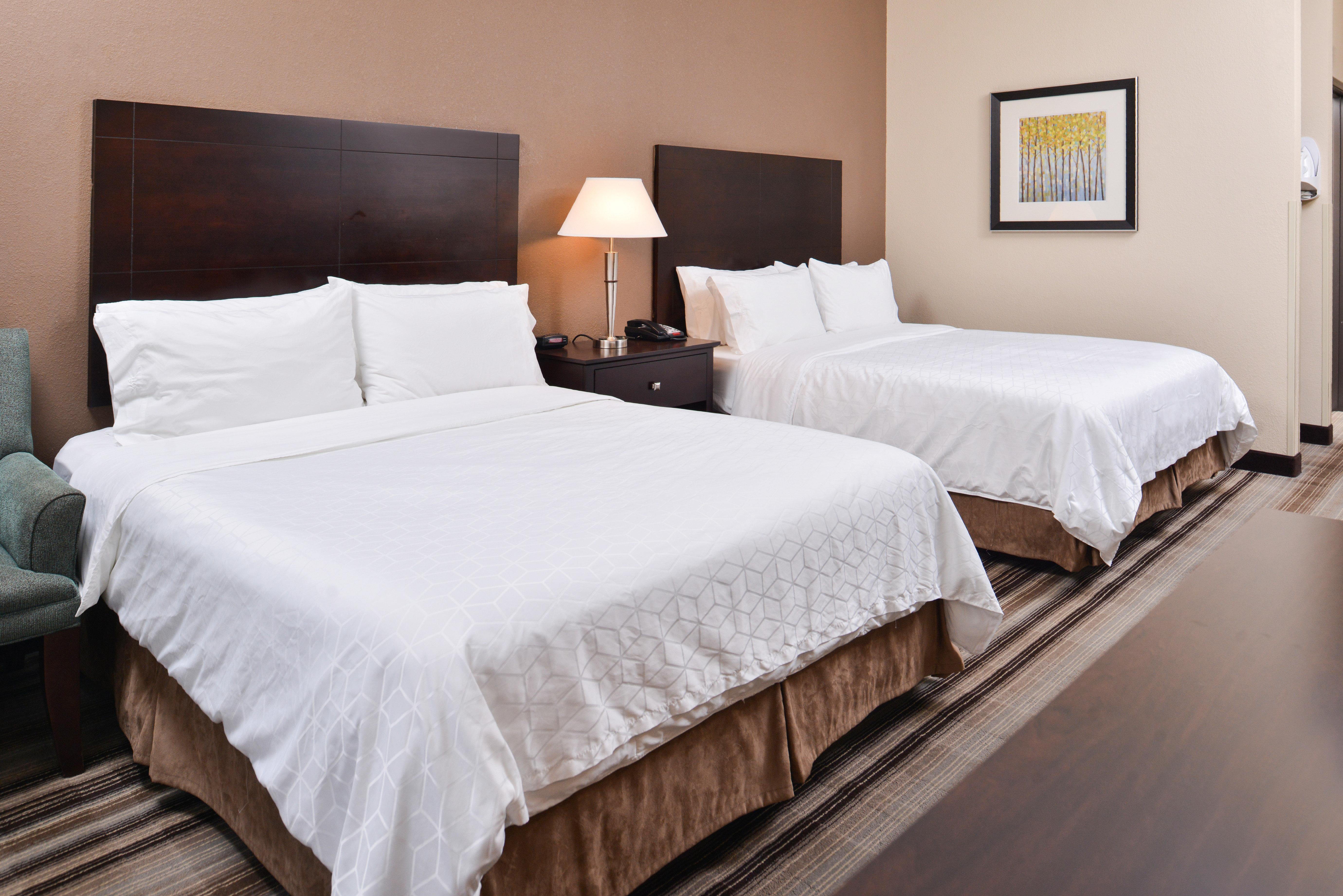 Holiday Inn Express & Suites Emporia Northwest By Ihg Екстериор снимка