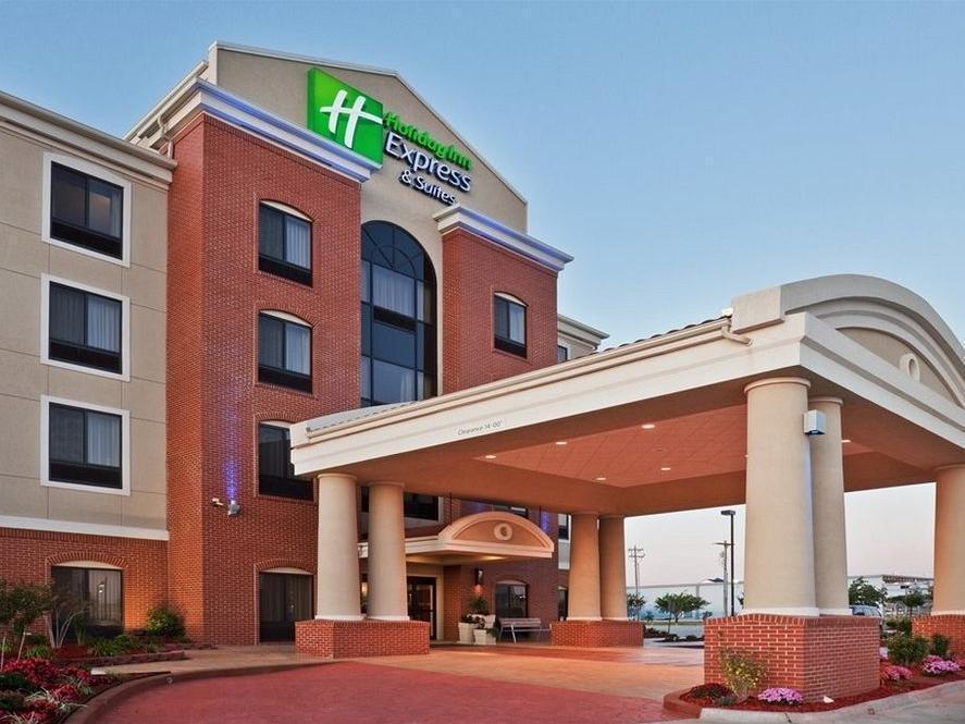 Holiday Inn Express & Suites Emporia Northwest By Ihg Екстериор снимка