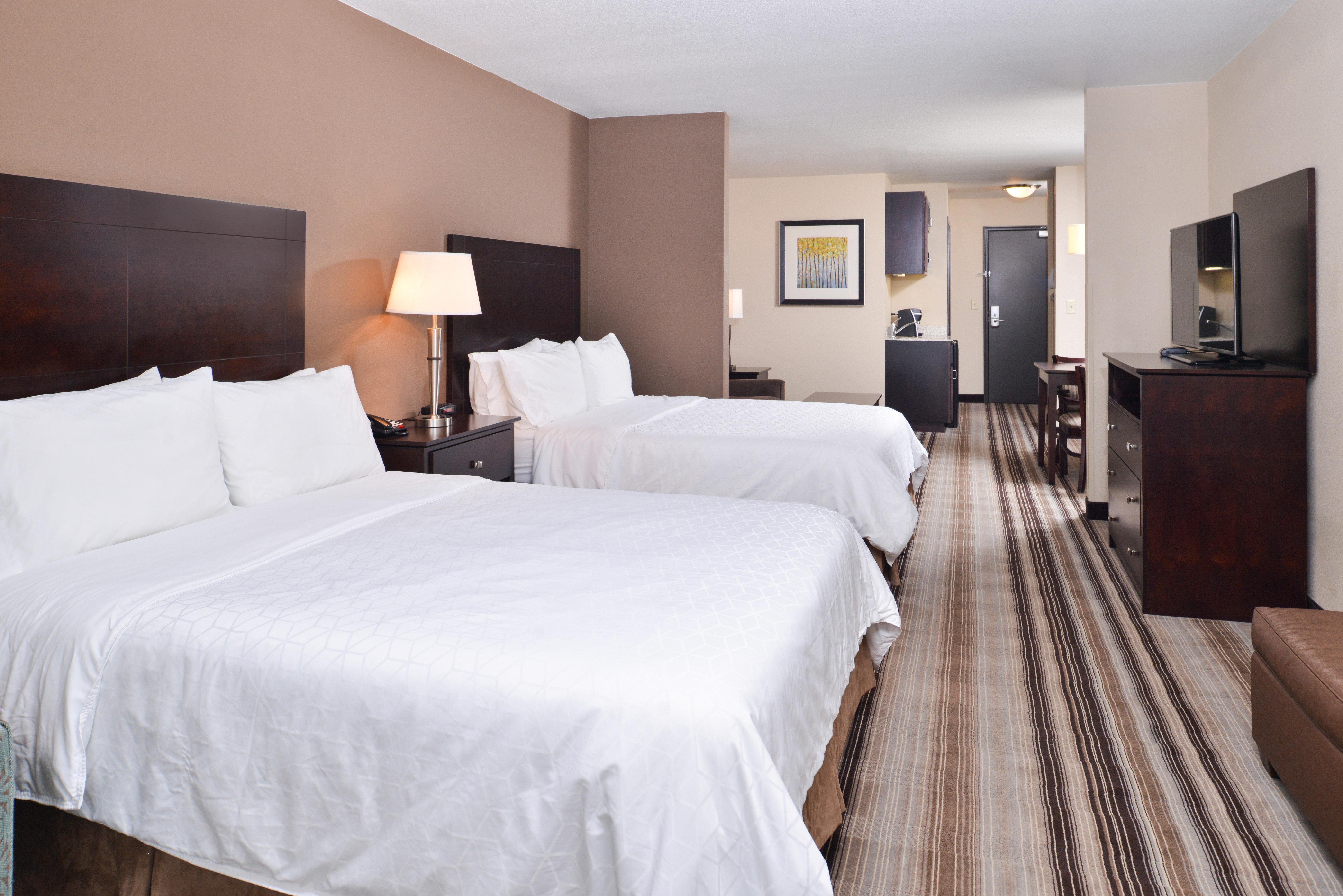 Holiday Inn Express & Suites Emporia Northwest By Ihg Екстериор снимка